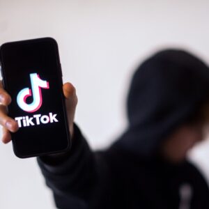 Read more about the article Warning for all parents TikTok is branded ‘MAGNET FOR PAEDOPHILES’